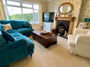 Lounge- click for photo gallery